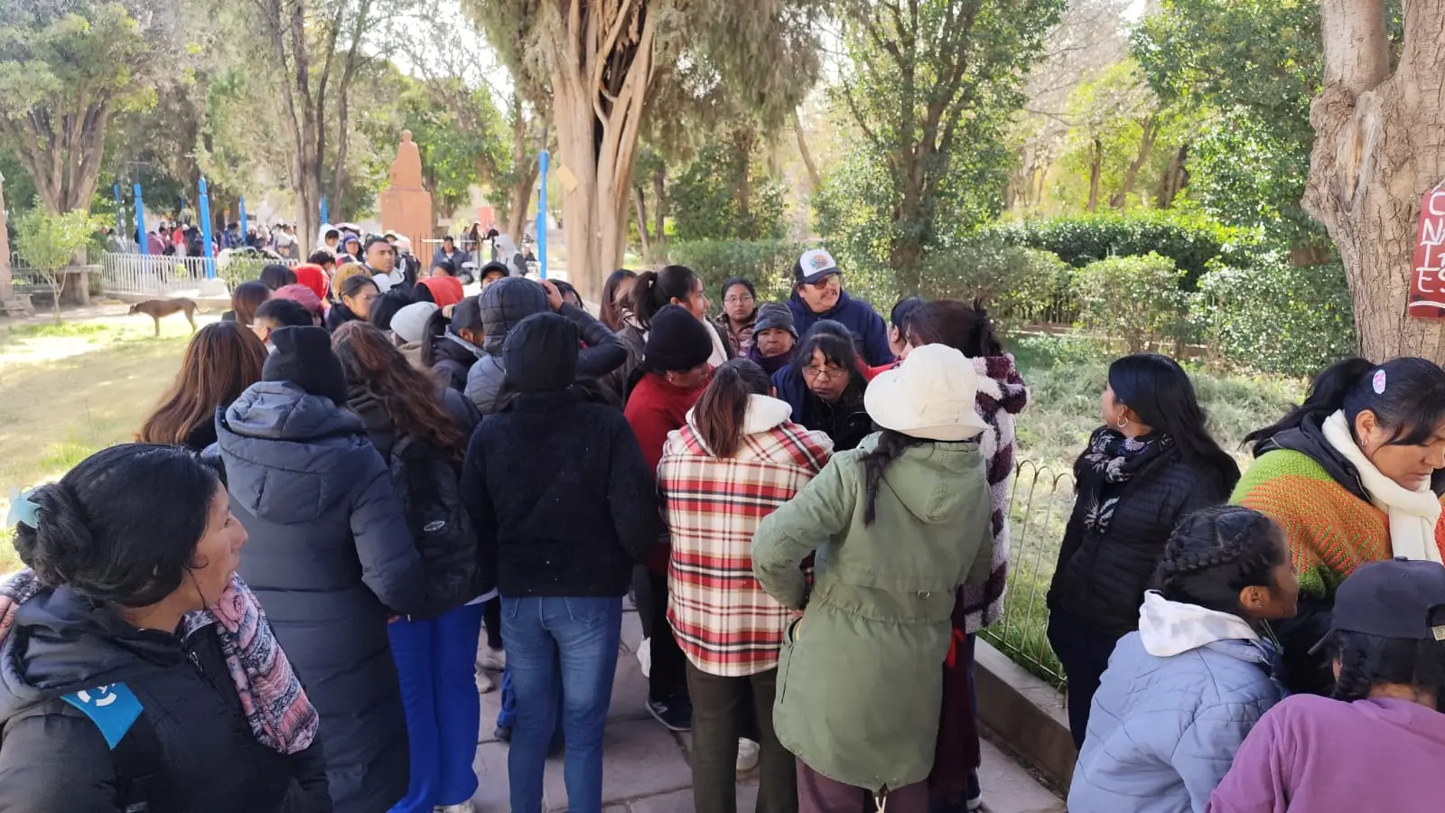 Malestar en la comunidad por qué no llegó el camión del operativo oftalmólogico.