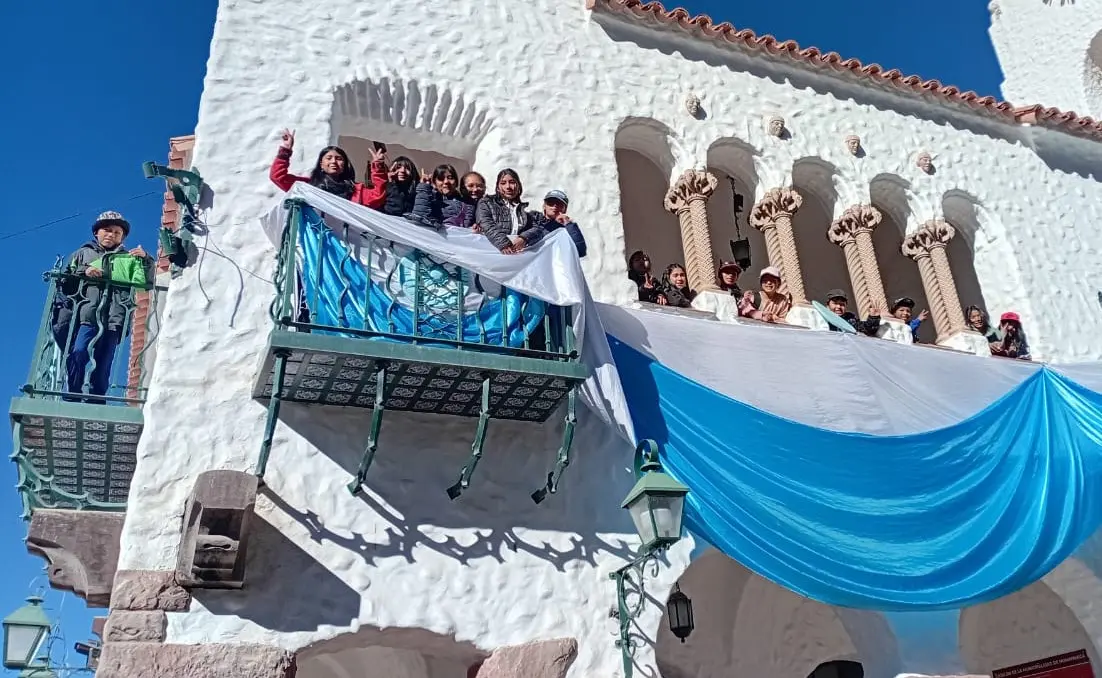 De las aulas de Chorrillos al micrófono: los pequeños periodistas que llegaron a Humahuaca