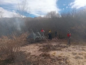 Bomberos Voluntarios de Humahuaca combatieron incendios en Pinchayoc y Volcán