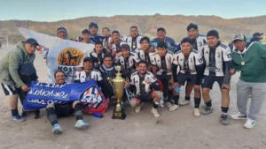 LA LIGA HUMAHUAQUEÑA DE VETERANOS CERRÓ SU TEMPORADA CON GRAN FIESTA