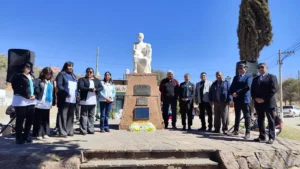 En el Dia del Maestro acto y reconocimiento a docentes en la Plaza Sarmiento