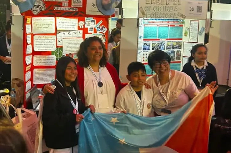 Estudiantes de la Escuela Normal recibieron una mención de honor en la Feria Nacional de Ciencias