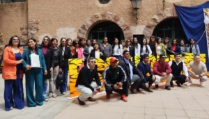 Emotivo reencuentro de promociones en la Escuela Normal